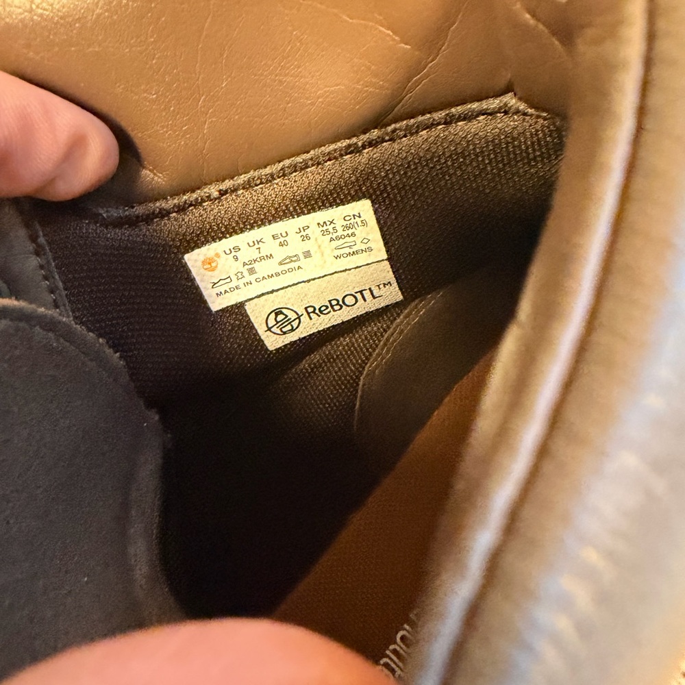 Woman’s Cheyenne valley timberland boots size 9 - Picture 8 of 9